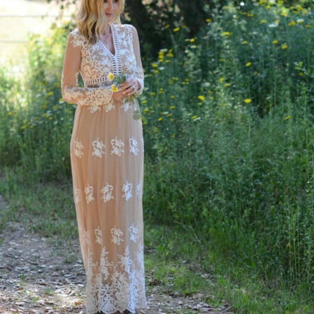 BNWT Maxi Lace Embroidery Dress - Picture 10 of 12